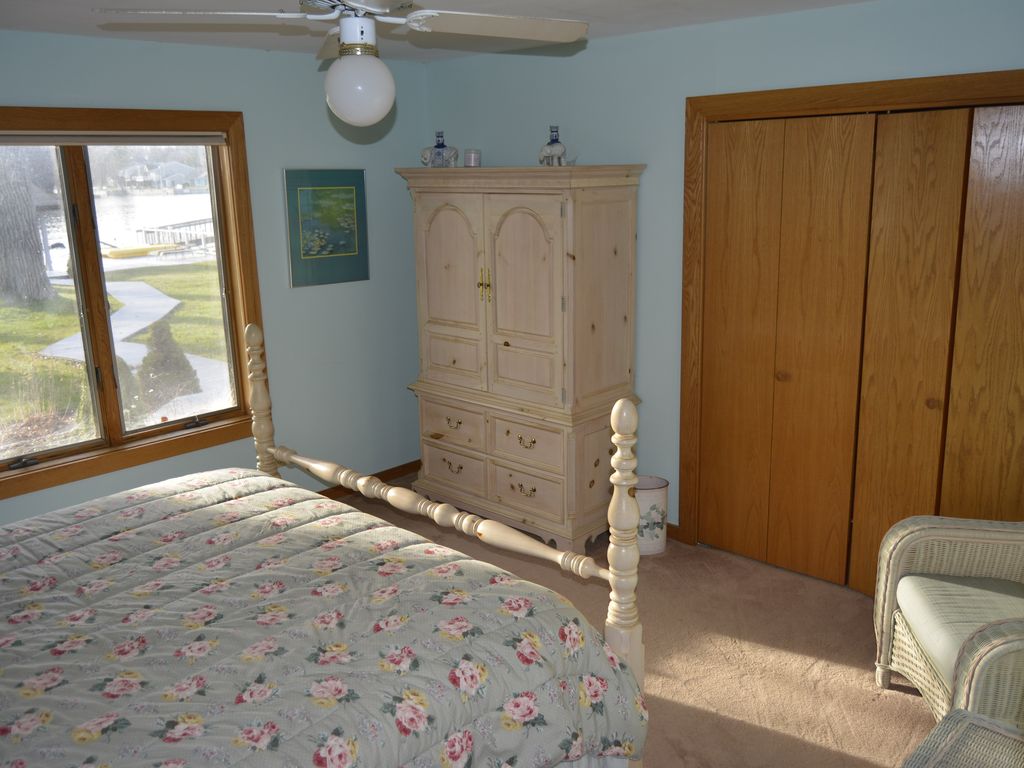 guest bedroom with king bed