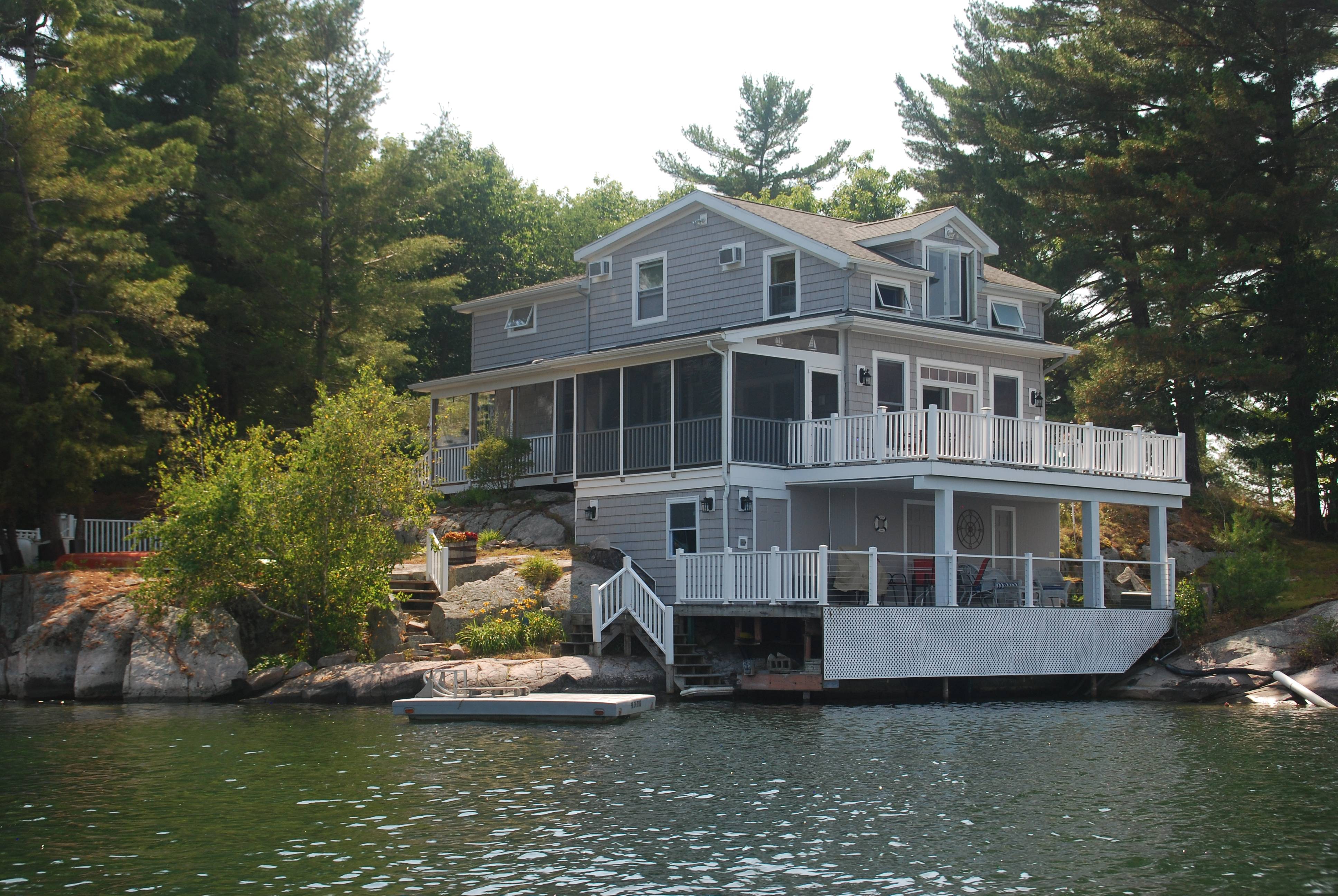 Pine Cove Cottage with swim area platform