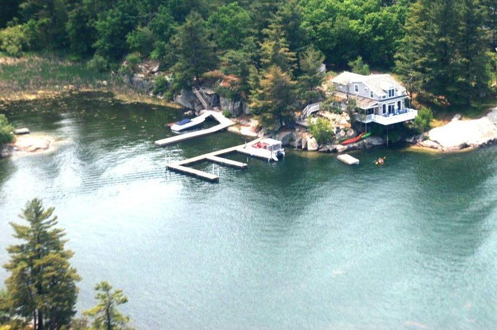 Pine Cove Cottage and docking