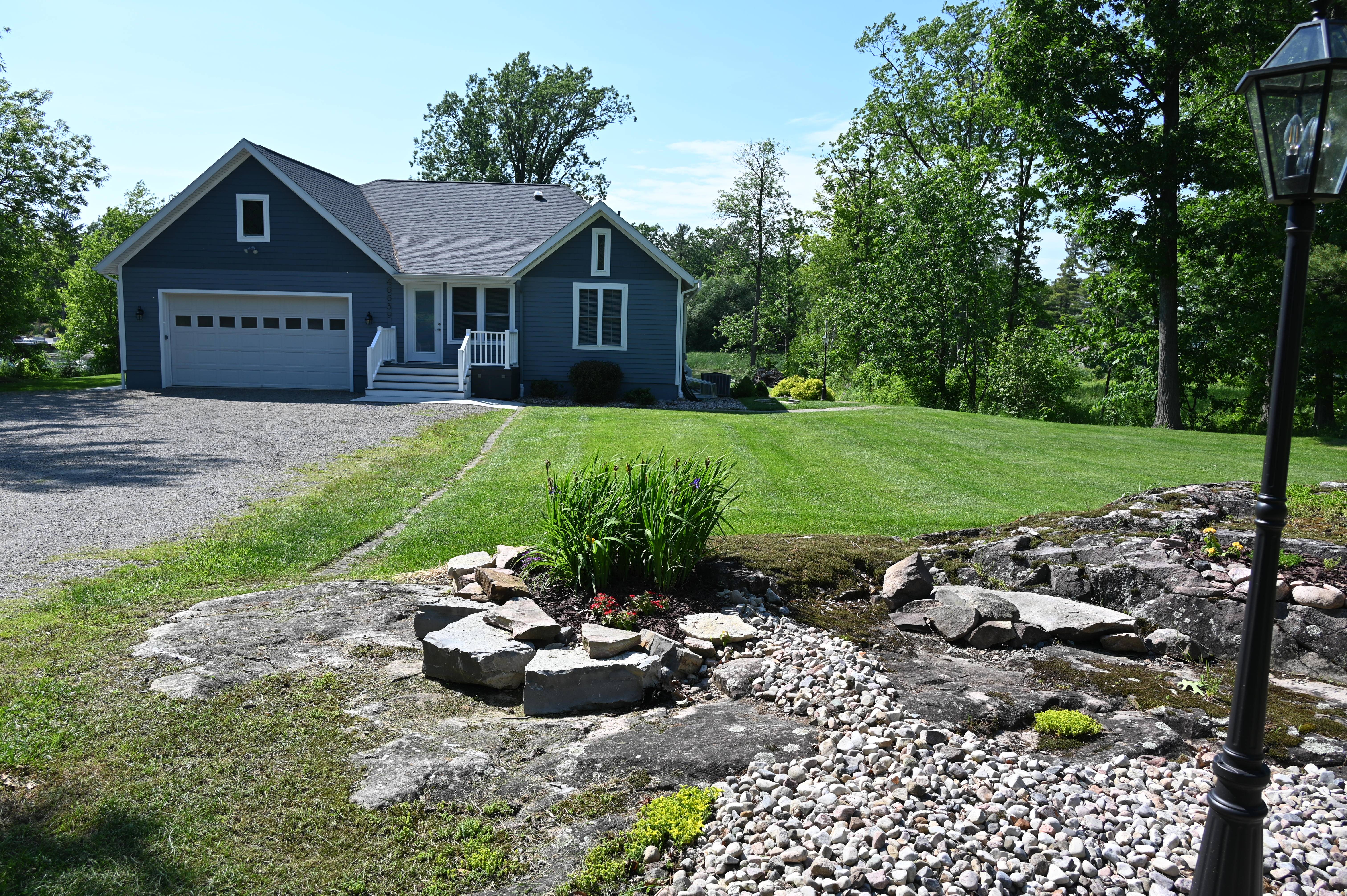 Cottage view from driveway